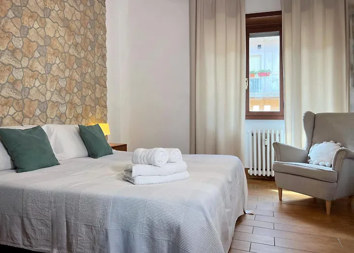 Fall In Love With Roma Vaticano - 5 Minutes From The Vatican - Balcony With A View